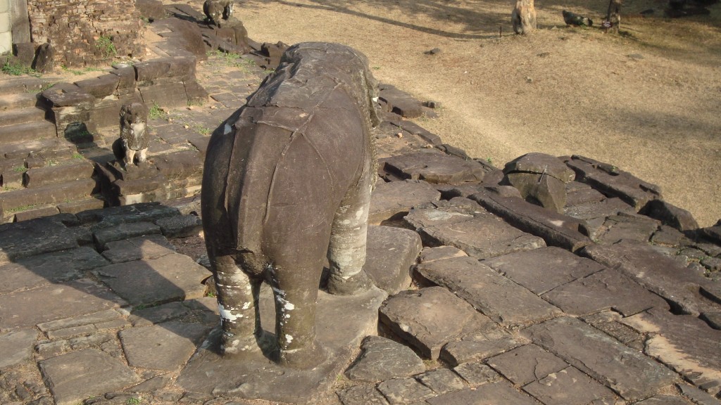 Elefantenstatue in der Tempelanlage Bakong